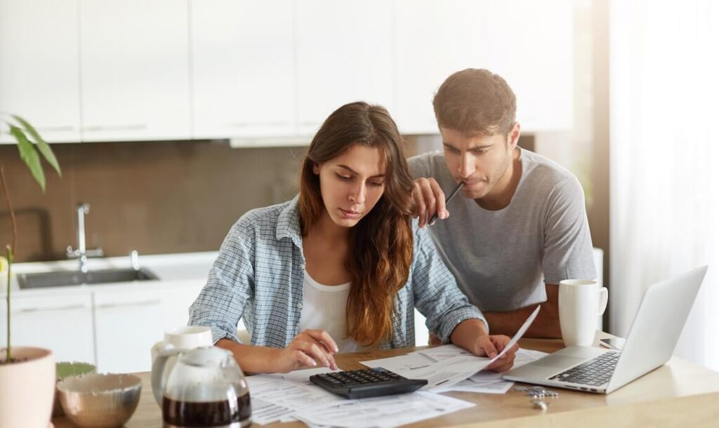 couple worried for tight budget for shifting